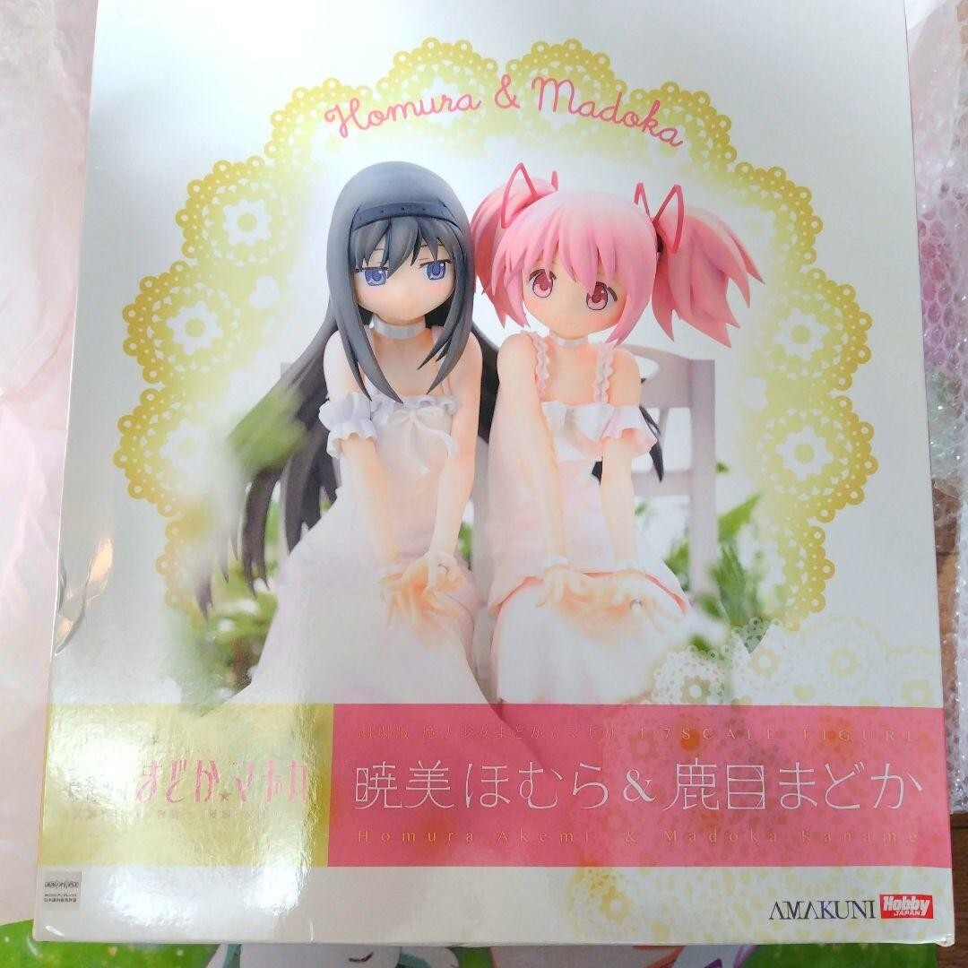 Akemi Homura & Kaname Madoka Sitting in a chair Theatrical 1/7