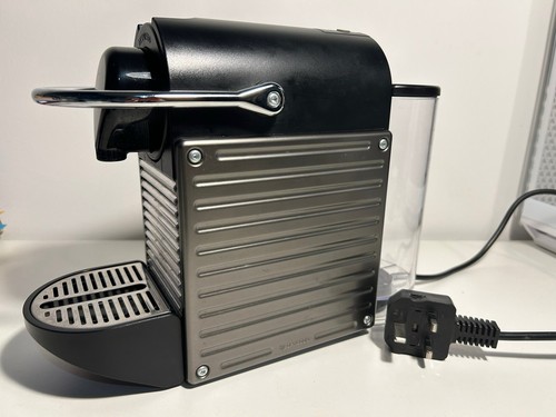 Krups Nespresso Pixie XN3005 Kaffeemaschine Titan 1260W Made in Switzerland