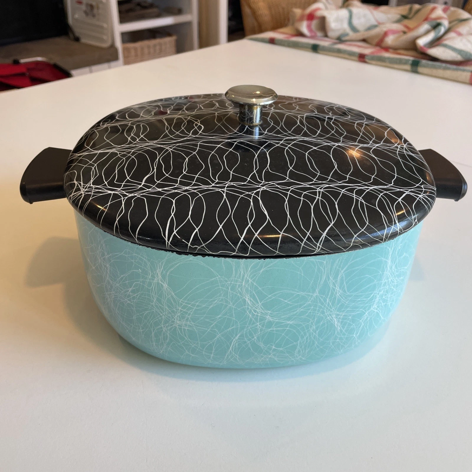 Vintage Serendipity Turquoise Pot Black Lid Spaghetti Drizzle Vintage 1950’s