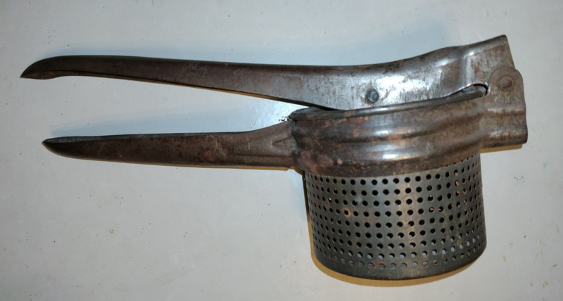 FRUIT TOMATO HANDHELD CRUSHER