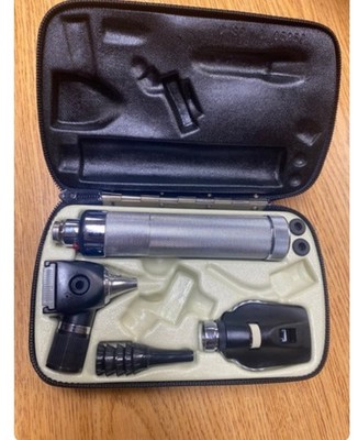 Welch Allyn Otoscope Ophthalmoscope Set W/ NEW Battery