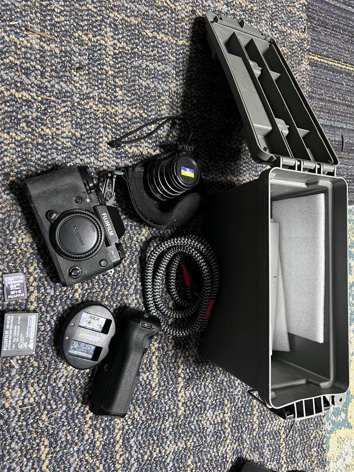 Fuji XT-1  Mirrorless Camera Kit With Waterproof Case