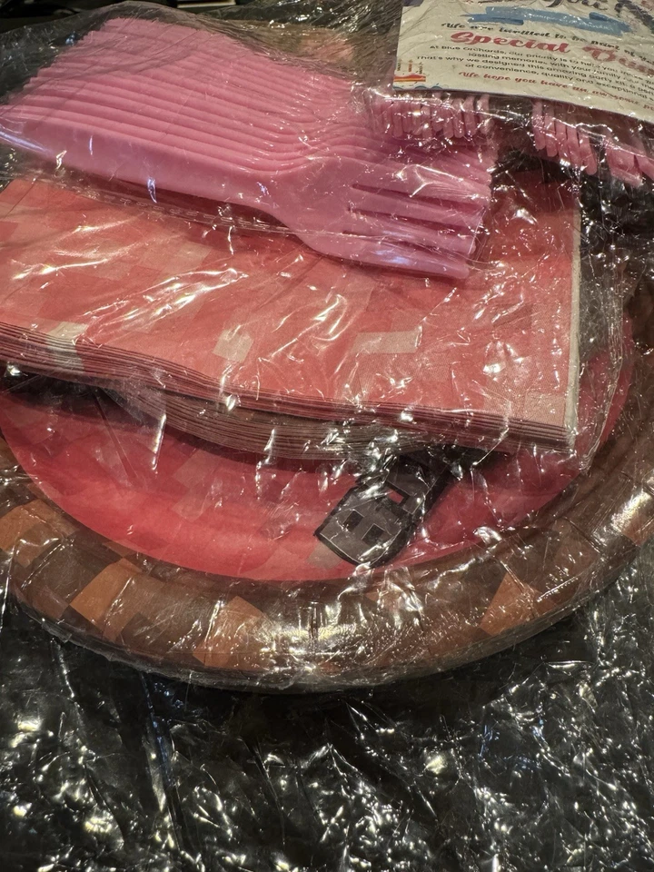 Pink Pixel Girl Birthday Party Plates Napkins Set Minecraft Party Supplies - Image 3 of 3