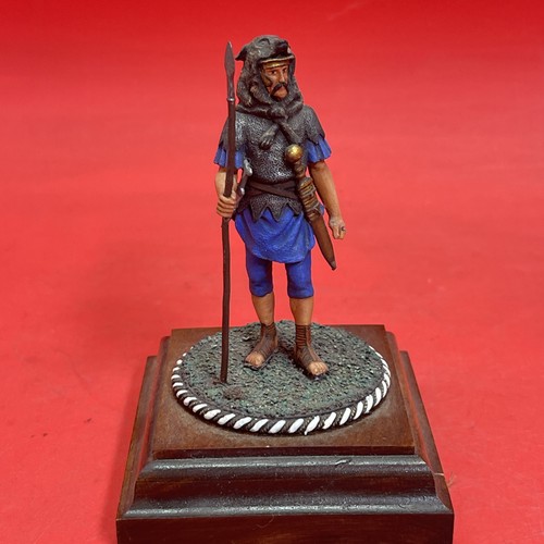Ancient Roman Warrior Miniature Figure with Spear – Hand-Painted Collectible - Picture 4 of 11