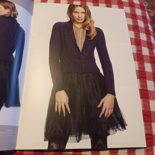 π Patons 1302 Womens Classic Bluebell 5 Ply Knitting Pattern Book 8 Designs - Picture 7 of 16