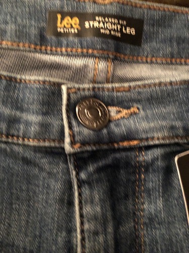 NWT Lee Women's Size 8P Petite Relaxed Fit Straight Leg Mid Rise Jeans - Picture 7 of 9
