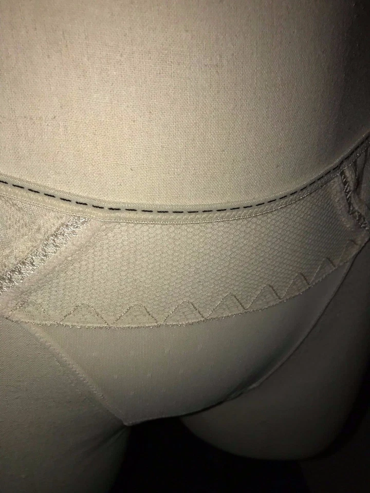 Wolford Contrast String Size: Large Color: Buttermilk / Black 69265  - Image 3 of 4