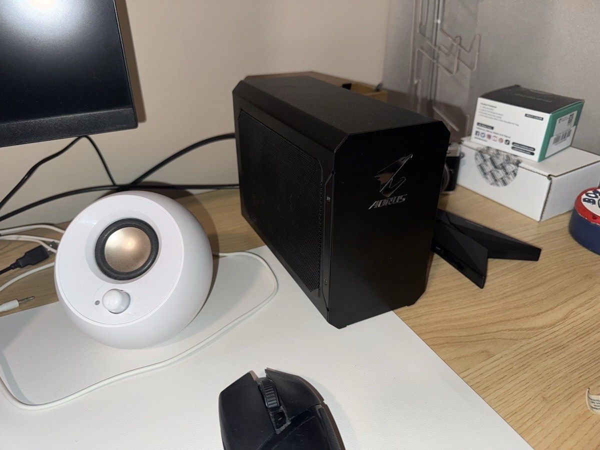 Gigabyte AORUS Gaming Box GeForce RTX 2070 8GB eGPU with