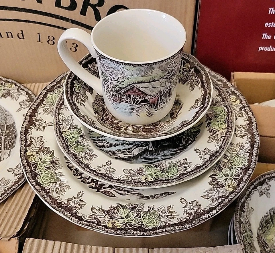 Johnson Bros. 32 件套晚餐套装 FRIENDLY VILLAGE England 1883 全新 8 件套 — 第 2/4 张图片