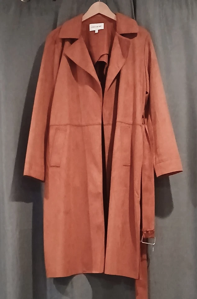 Gabardina larga Elizabeth&James GRANDE cinturón de gamuza sintética naranja óxido nueva sin etiquetas Foto 4 de 4