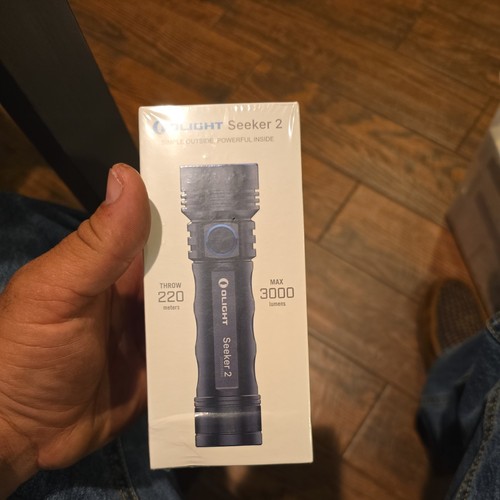 Lampe Torche Olight Seeker 2 - 3000 Lumens - Noire - Neuve Scellée En Usine - Avec Batterie