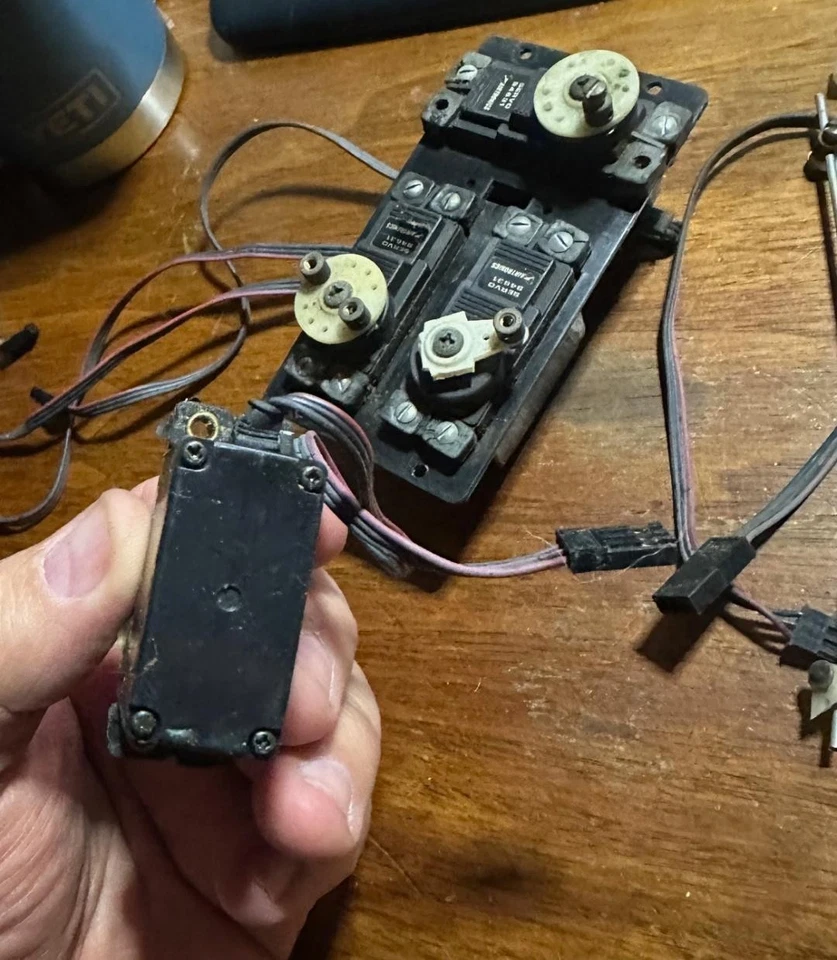 Lote de 4 Servo Vintage Airtronics 94631 R/C Avión Coche Camión Foto 3 de 4