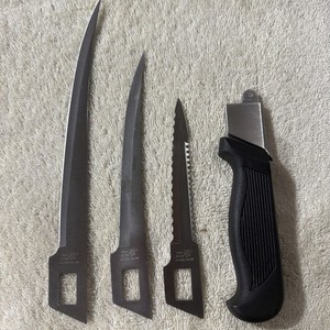 Frost Cutlery Flying Falcon Fish Mate. Handle with 3 blades. Scaler, 2 Fillets