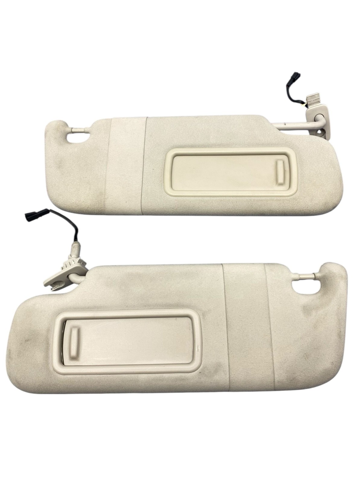 2017-2024 Maserati Levante M161 Front RH & LH Illuminated Sun Visor (2) *STAINS*