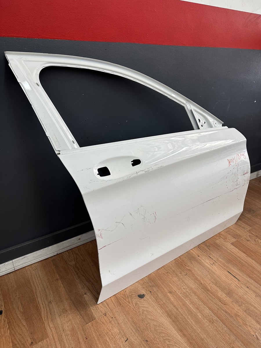 2015 2016 2017 2018 2019 2020 MERCEDES C-CLASS RIGHT FRONT DOOR 