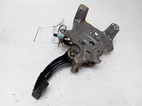 EMERGENCY PARK BRAKE PEDAL fits CHRYSLER TOWN COUNTRY 2009 - Picture 2 of 9
