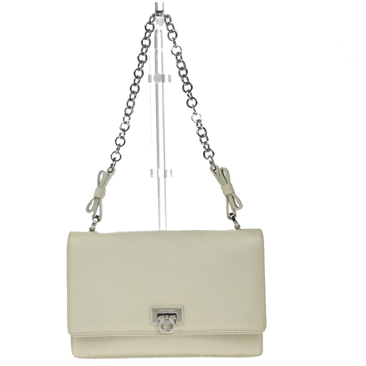 Salvatore Ferragamo Gancini Shoulder Bag Leather White Leather Shoulder Bag Bag (Pre-Owned)