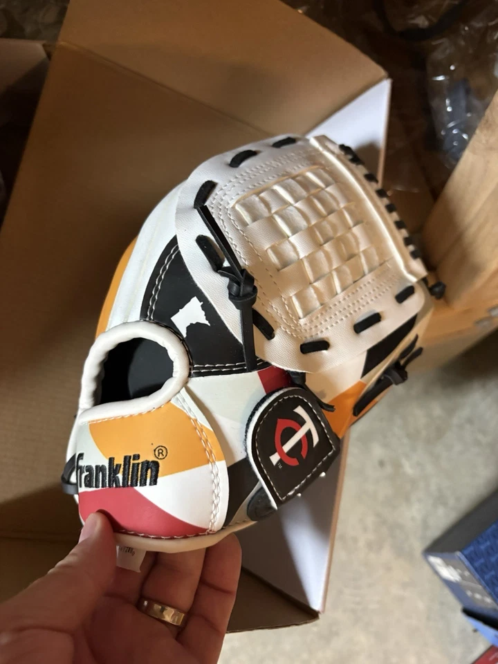 Minnesota Twins Native American Heritage Night Glove 8" Dakota Small Kid Size - Image 2 of 4