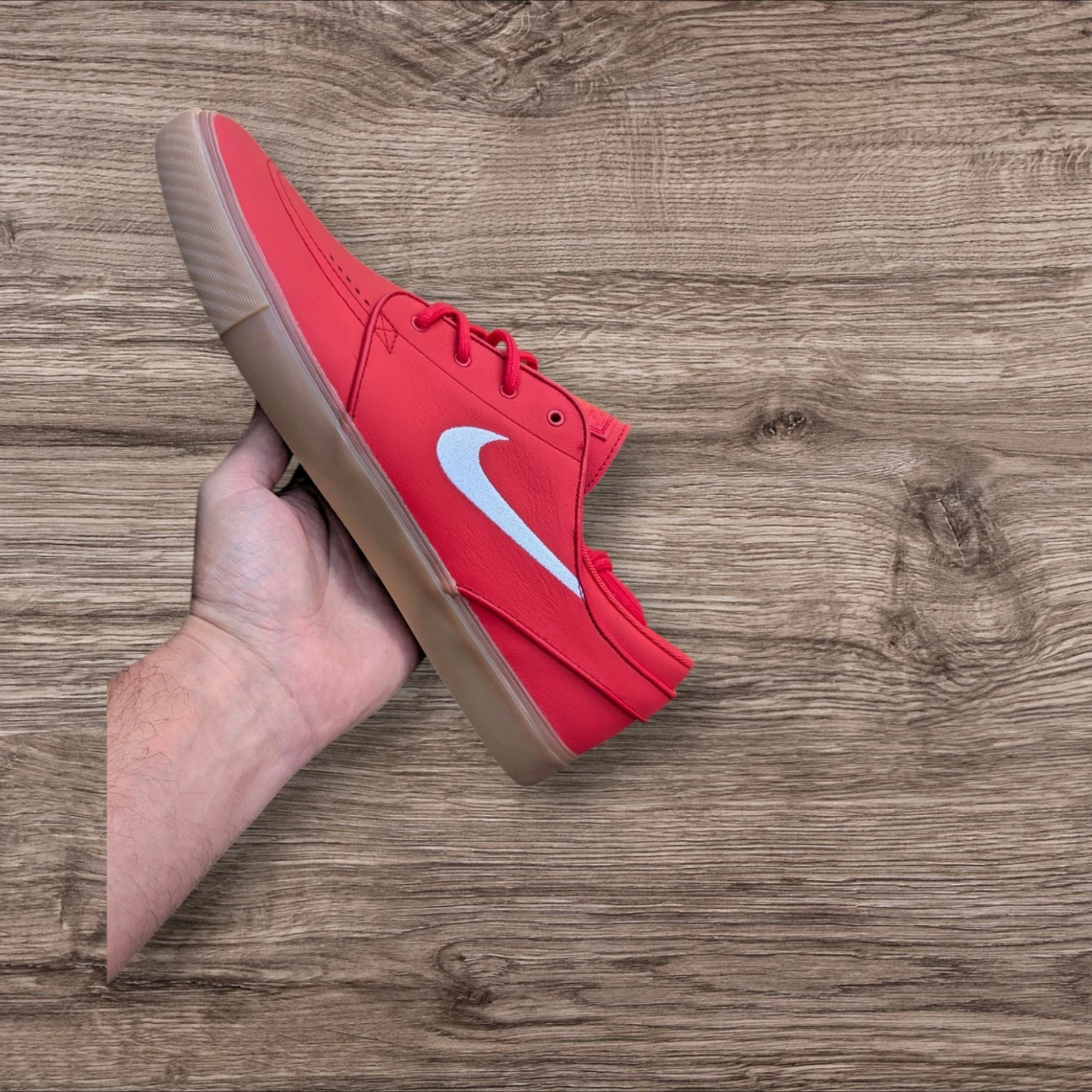 Nike SB Zoom Janoski ISO rosse taglia 12uk scatola completa nuove prezzo consigliato £ 84 99