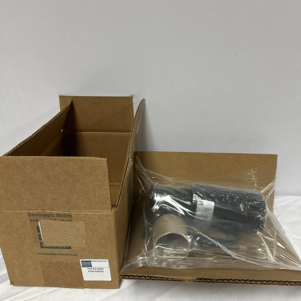 Bodine Electric Company 33A5BEPM-5F Right Angle DC Gearmotor 1/8hp 130v RPM 250 - Image 2 of 4