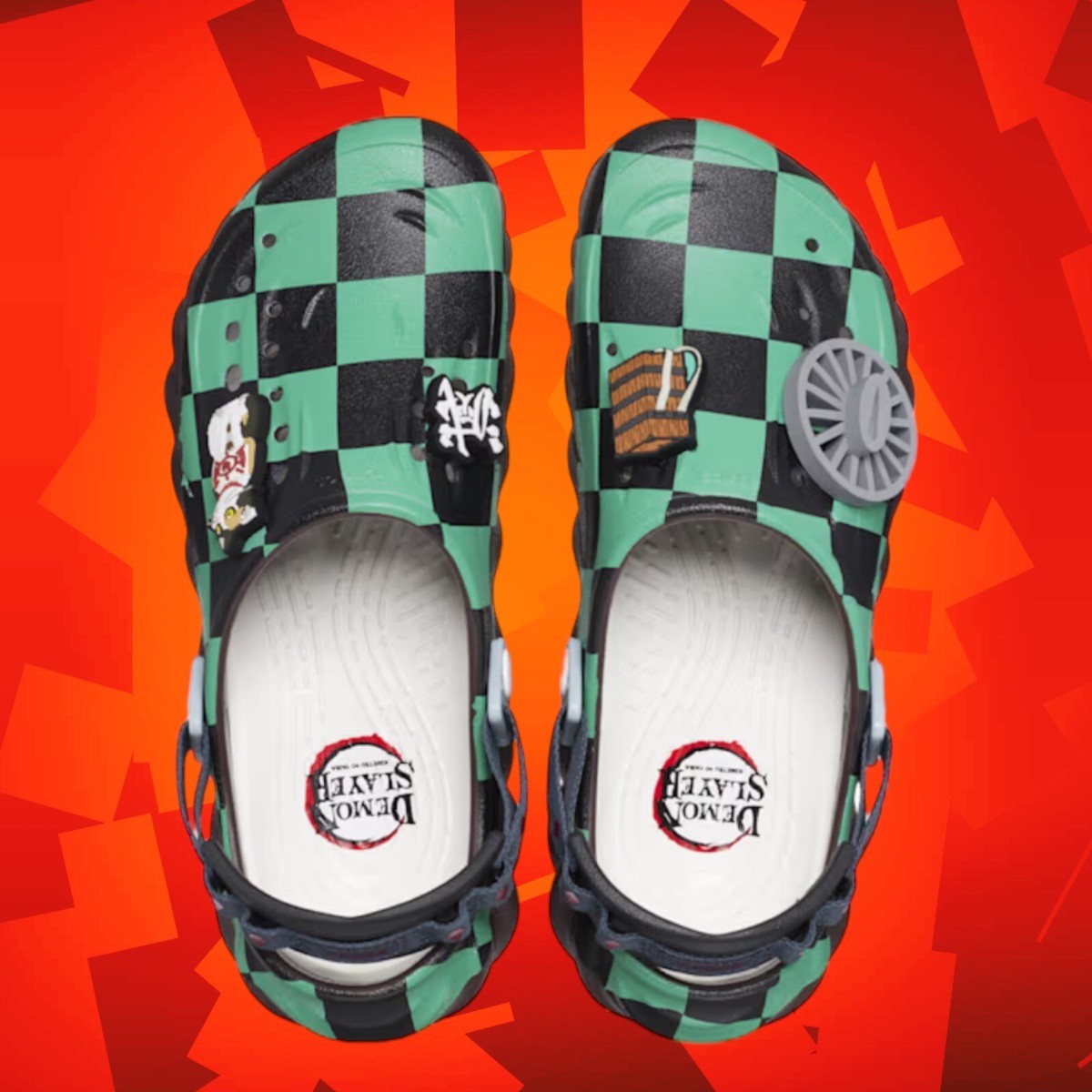 国内配送 CROCS DEMON SLAYER TANJIRO CLOG MULTI Crocs Demon Slayer Tanjiro Echo Clog Anime Color Mocha Size