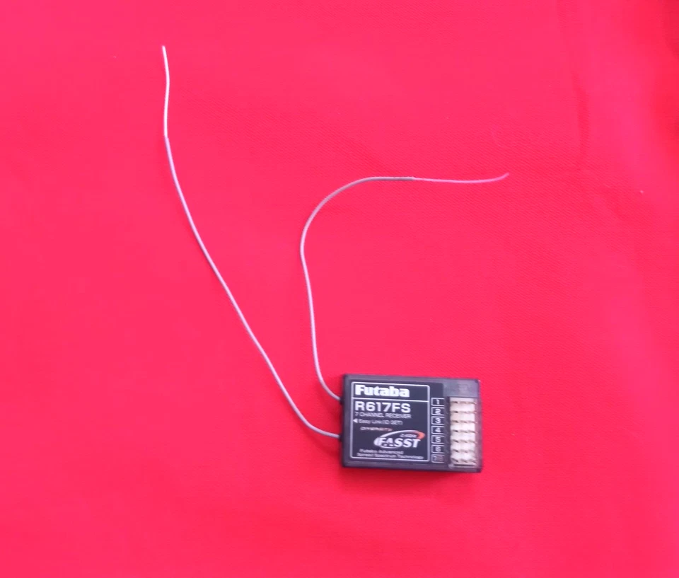 Futaba R617FS 7-Channel 2.4Ghz FASST Telemetry Receiver RX : 6EX 7C 8FG - Image 3 of 4