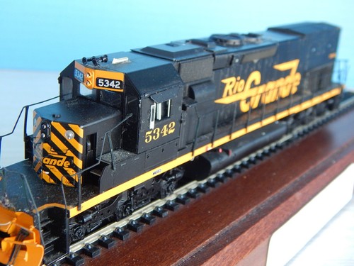 Athearn 95129 HO Rio Grande SD40T-2 Diesel Locomotive #5342 DCC Ready - Picture 7 of 13