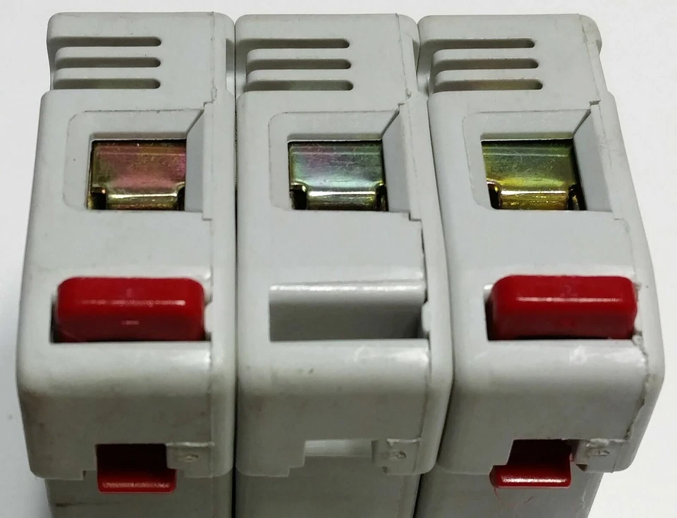 Littelfuse LPSC-ID Triple Fuse Holder - Image 3 of 4