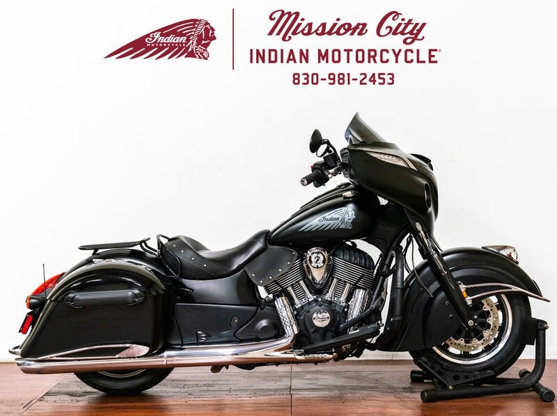 2017 Indian Motorcycle® Chieftain Dark Horse® Thunder Black Smoke  2017 Indian Motorcycle® Chieftain Dark Horse® Thunder Black Smoke WE FINANCE