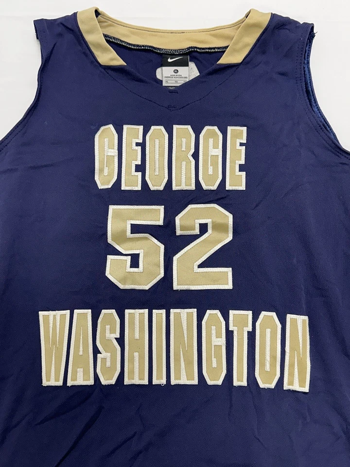 George Washington Revolutionaries Game Used Nike Womens Basketball XL Jersey - Image 4 of 4