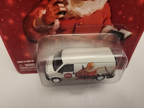 Johnny Lightning GMC DELIVERY VAN Coca Cola Santa Claus 1:64 Scale NIP - Picture 4 of 10