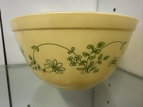 Vintage Pyrex #403 Shenandoah Mixing Bowl