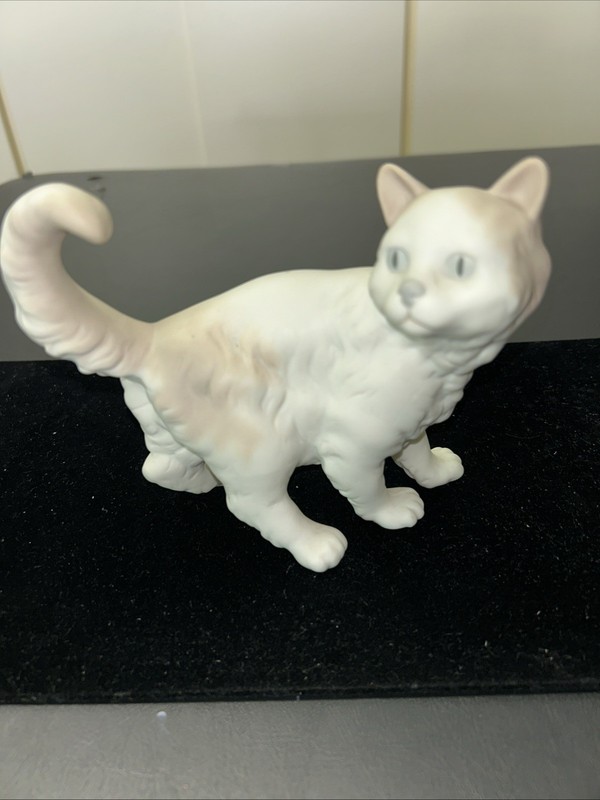 Clay Matte Finish Cat Figurine @4x5 