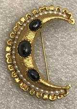 Vintage, Gold Tone, Crescent Moon, Faux Pearl, Hematite Brooch, Pin JWL-1003