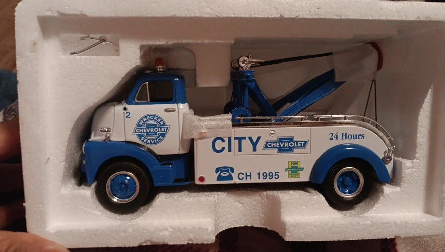 Camión grúa de servicio pesado GMC First Gear 1952 servicio Chevrolet escala 1/34 Foto 2 de 4