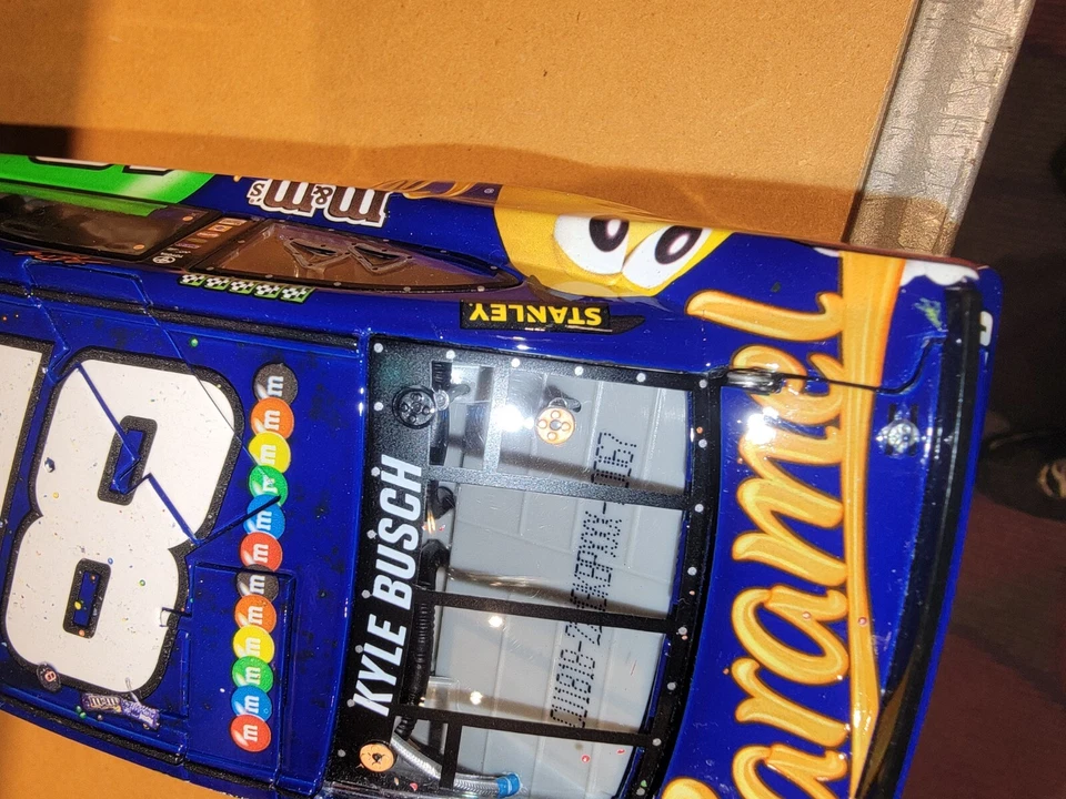 2018 autografiado Kyle Busch #18 M&M's Caramel/Pocono Raced Win 1:24th Elite  Foto 4 de 4