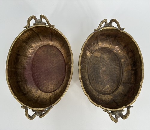 Pair of Antique Hammered Brass Planters With Rams Head Handles - Set of 2 - Picture 4 of 16