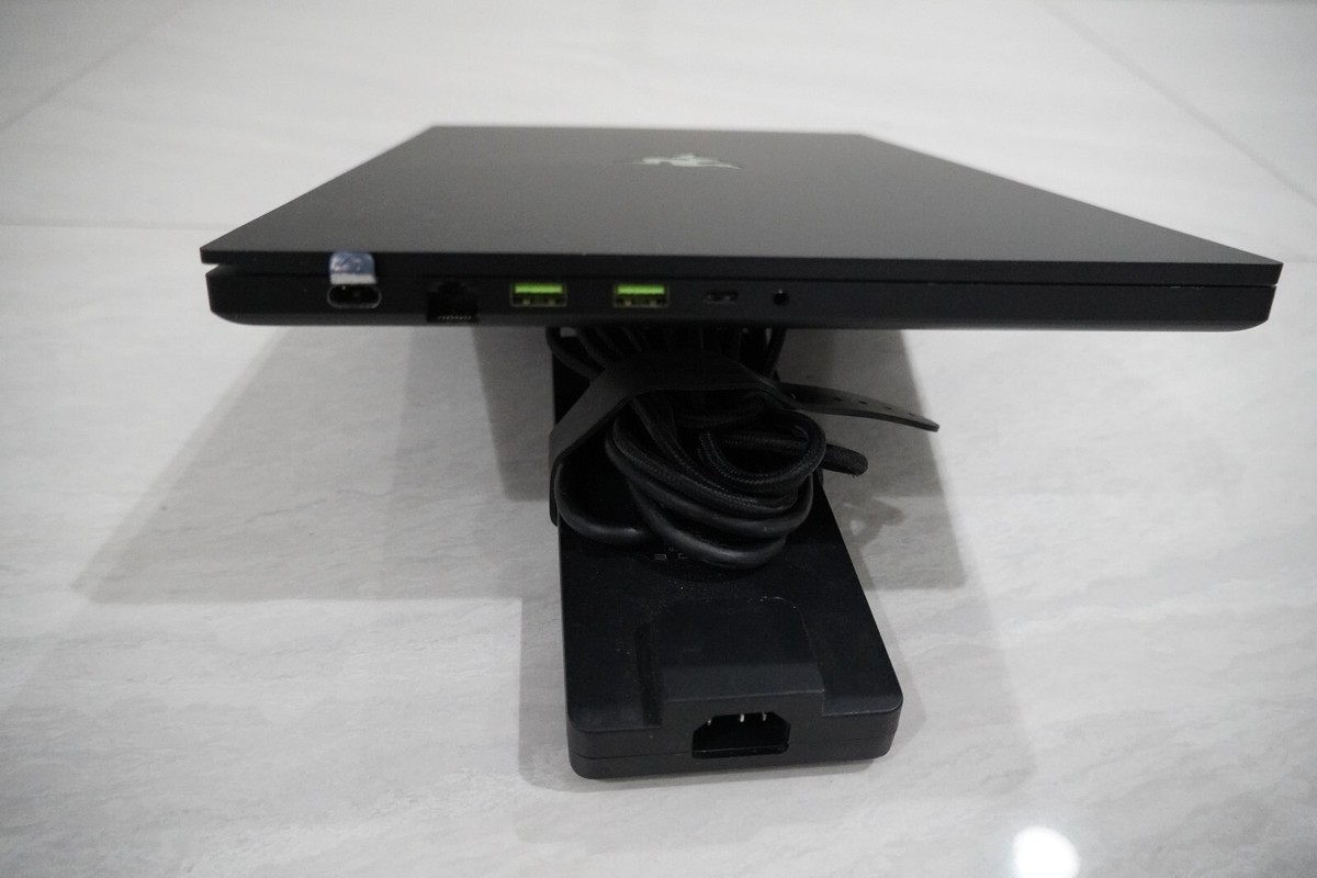 Razer Blade Pro 17 i7-10875H RTX 2080 Super Max-Q 16GB 512GB SSD