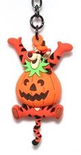 Loungefly Disney Winnie The Pooh TIGGER Pumpkin Keychain Halloween Key Ring