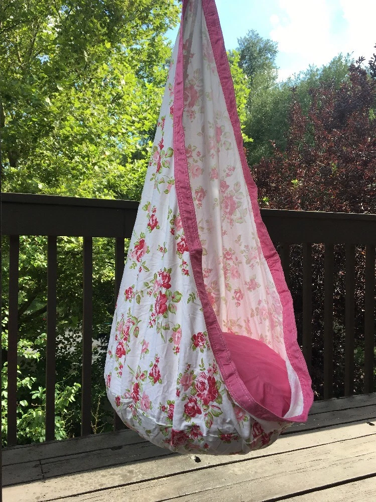 Pink pod chair new arrivals