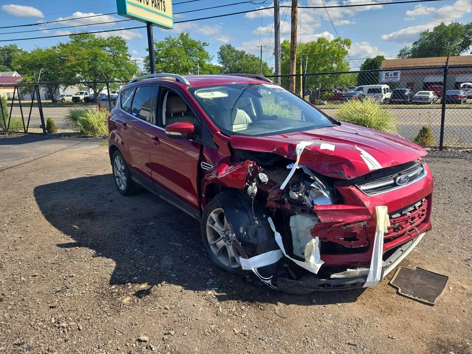 Used Left Windshield Wiper Motor fits: 2016 Ford Escape Left Grade C - Image 2 of 4