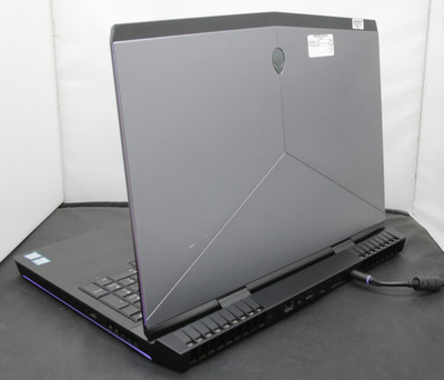 Alienware 17 R4 - i7-7700HQ - 16GB, 256GB, GTX 1070 , Windows 11 + Adapter