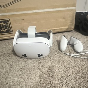 Meta Quest 2 Standalone VR Headset White with 2 Controllers