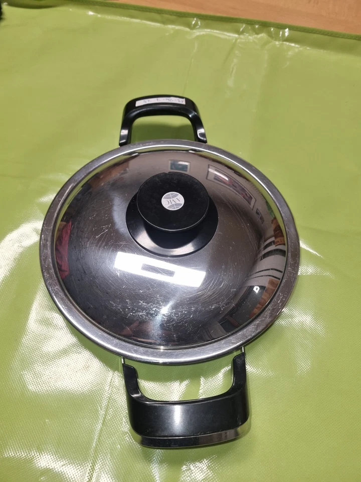 AMC -Steak  Pfanne mit Deckel 0,8 L  20cm Durchmeter ID 49104