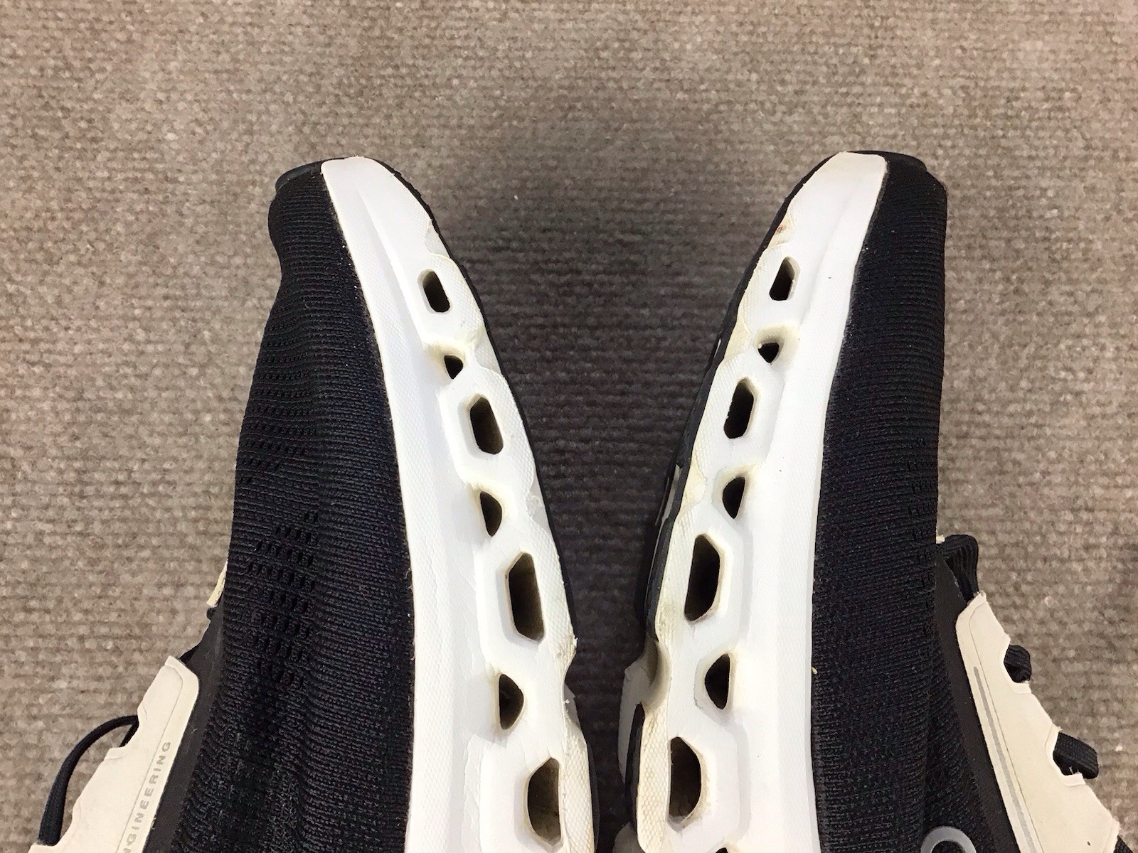 On Cloud Cloudstratus Sneakers Men's Sz US 9.5 Cloudtec Helion Athletic Shoes