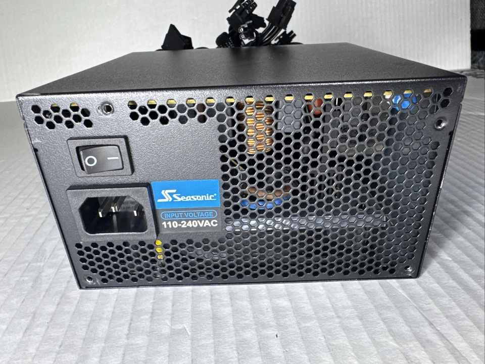 Sea Sonic S12III-650 80 PLUS Bronze 650W ITE Power Supply - Black (SSR-650GB3) - Image 2 of 4