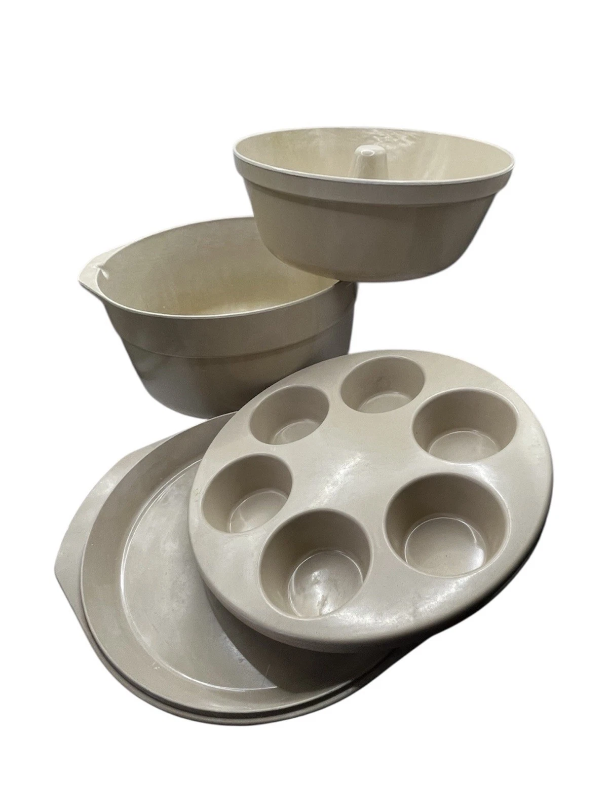 Anchor Hocking Microware PM480-TI 5Qt Dutch Oven W/Lid, Muffin Pan & Bundt Cake