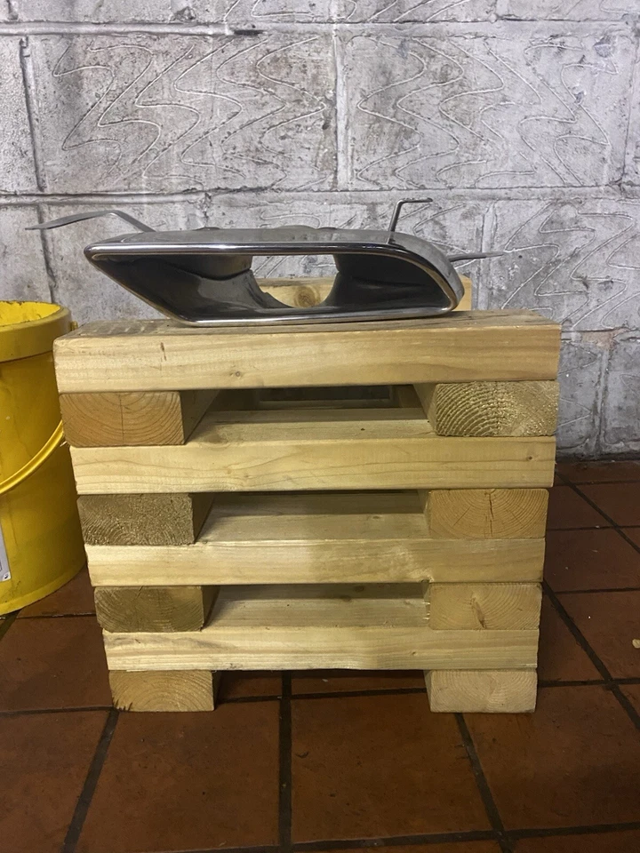 Tubo de escape cromado Skoda Octavia RS MK4 NX punta lado derecho genuino 2020-2024 Foto 3 de 4