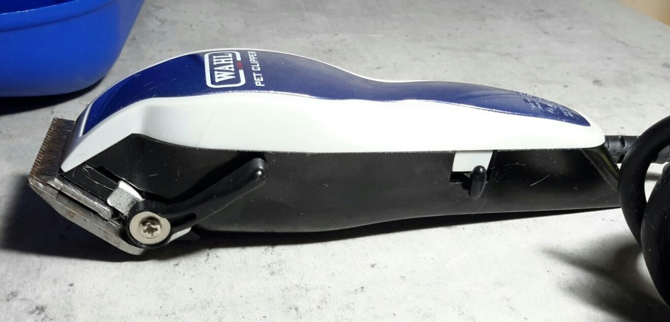 WAHL PET CLIPPER With Case And Attachments MODEL PCMC2 Hair Clippers