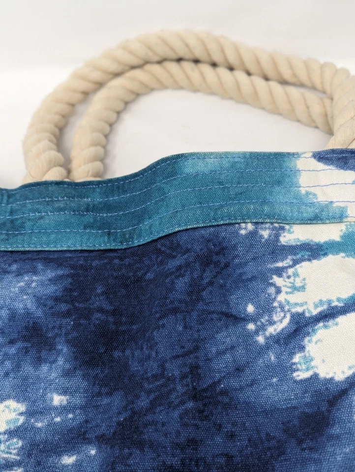 Bolso de Playa Reversible PB Teen Pottery Barn Turquesa/Azul/Blanco Teñido con Corbata Foto 3 de 4